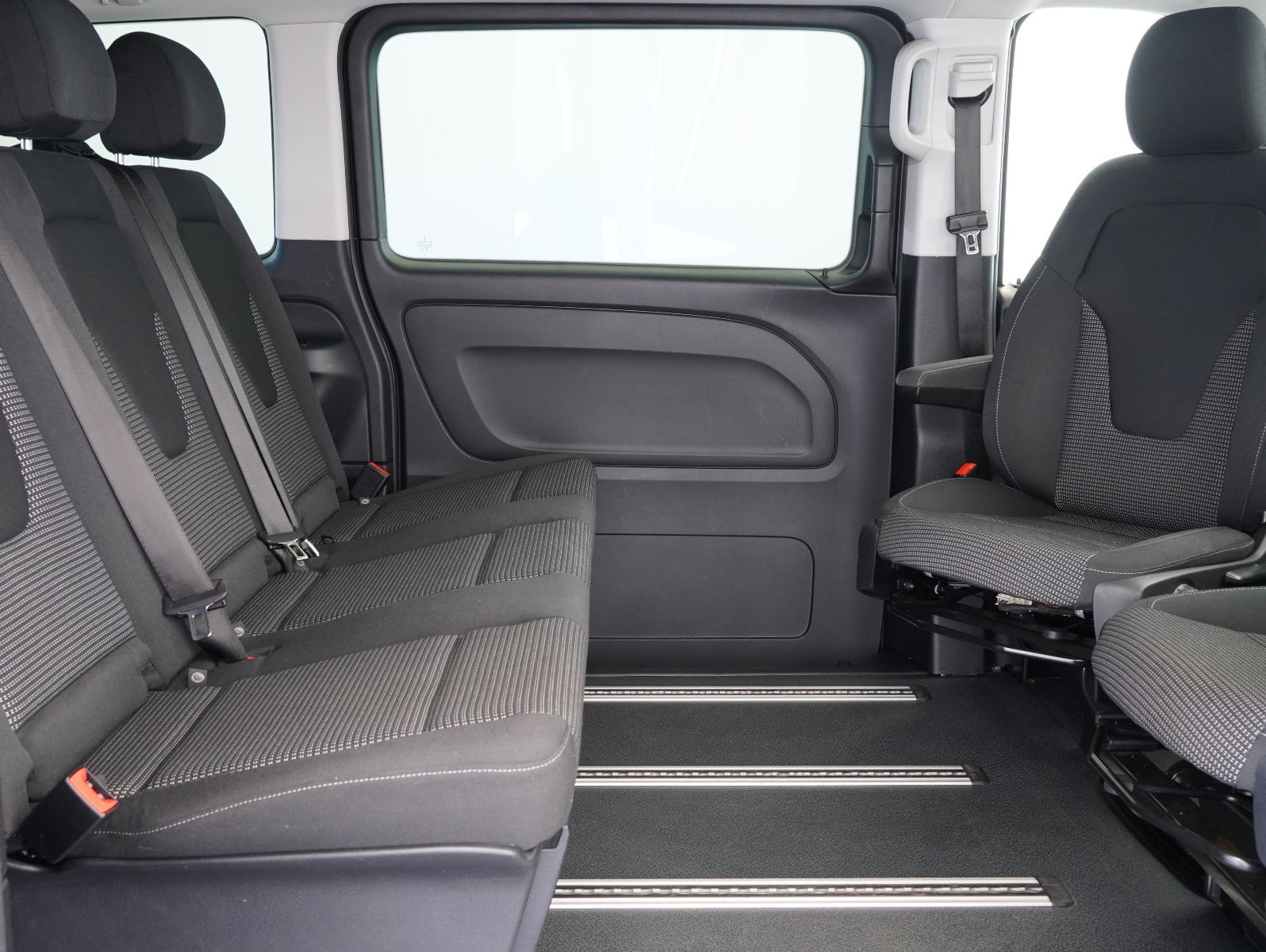 Fahrzeugabbildung Pössl VANSTAR Vito Tourer 119 CDI Pro 4x4 lang MARKISE