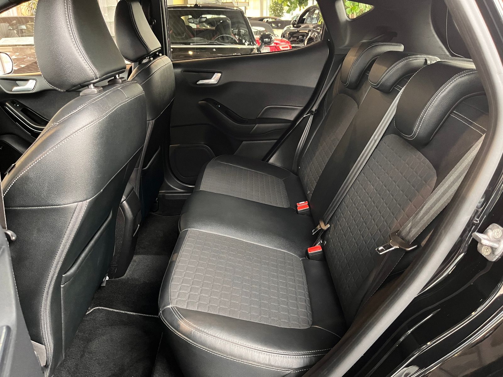 Fahrzeugabbildung Ford Fiesta Active Plus B&O NAV LEDER SHZ PDC