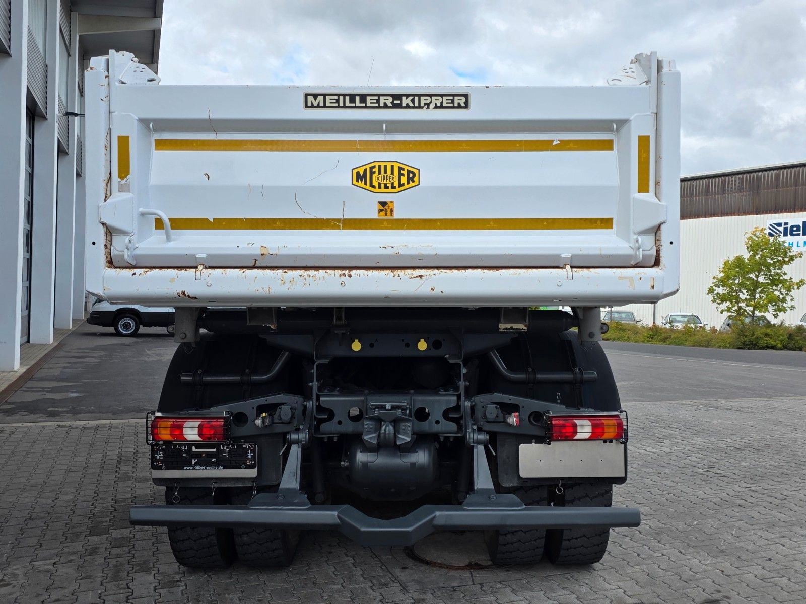 Fahrzeugabbildung Mercedes-Benz Arocs 3343 AK 6x6 Meiller
