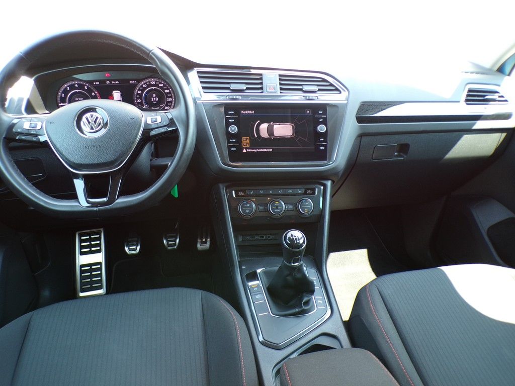 Fahrzeugabbildung Volkswagen Tiguan 1.4 TSI Sound *Navi*ACC*AHK*