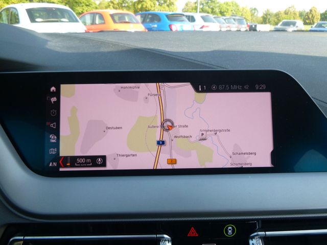 Fahrzeugabbildung BMW 118 i Advantage >NAV/Sitzheiz/PDC/TEMP<