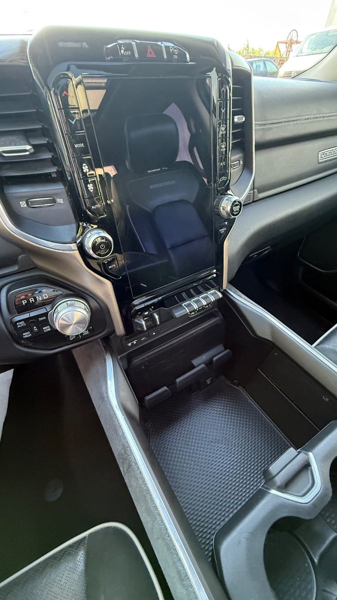 Fahrzeugabbildung Dodge RAM Gen.5  Panorama-LED-Kamera-Sitzkühlung