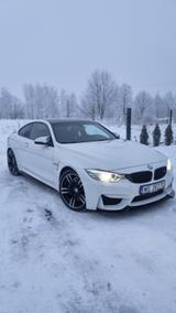 BMW M4 Coupé M4 - weiße BMW M4