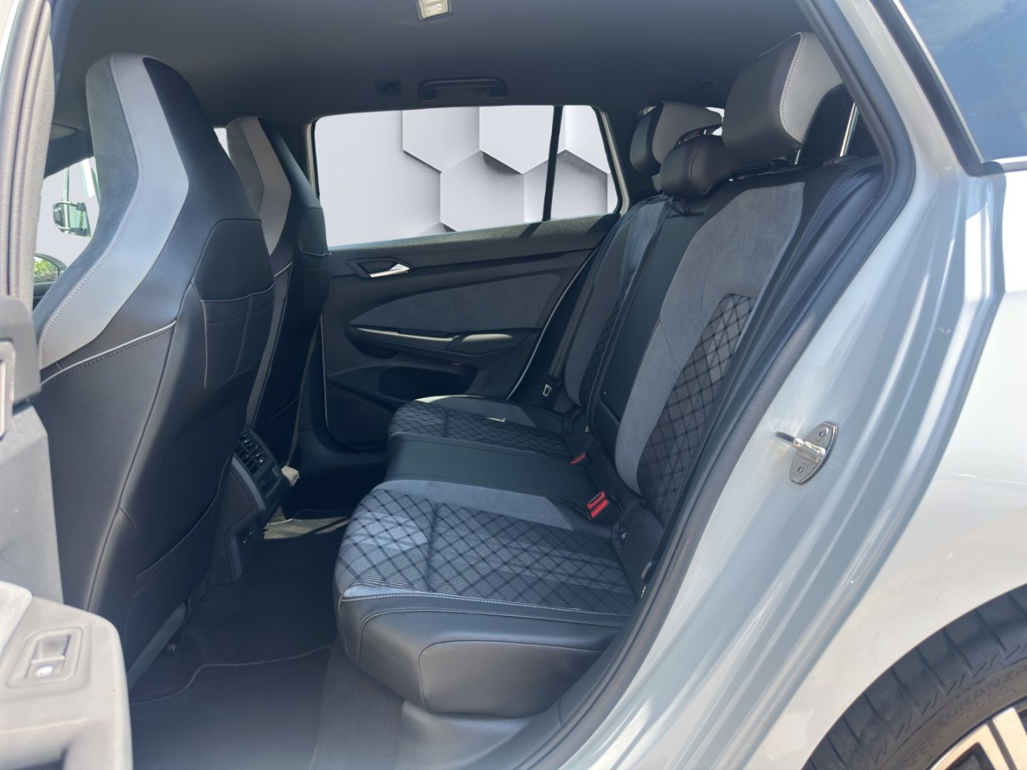 Golf Variant VIII Mildhybrid R-Line 1.5 eTSI DSG