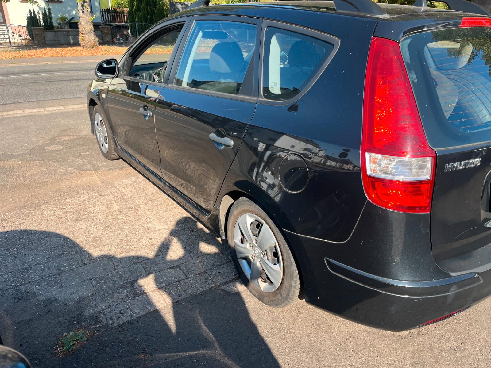 Hyundai i30 2010 — photo 8