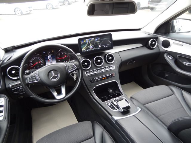 Fahrzeugabbildung Mercedes-Benz C 220 T BlueTec/AMG-19-Zoll/Pano/Navi/LED/Kamera