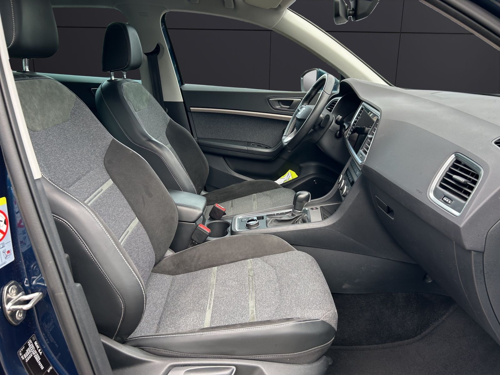 Fahrzeugabbildung SEAT Ateca TDI Xperience DSG LED AHK Navi ACC RFK SH