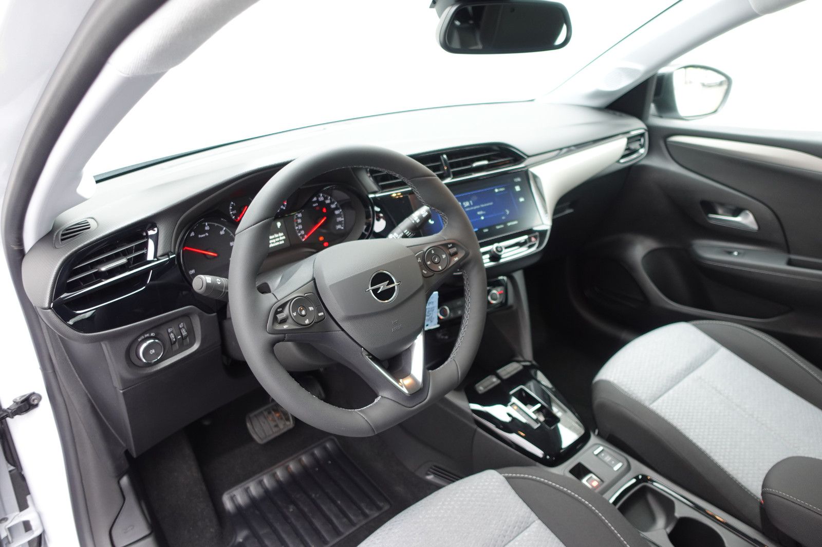 Fahrzeugabbildung Opel Corsa Hybrid Edition Sitzh.,Allwetter,LED,PDC