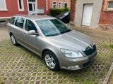 Skoda Octavia 1.6 TDI Elegance//Leder/1-Hand/Xenon - Skoda Octavia aus 2011: Elegance