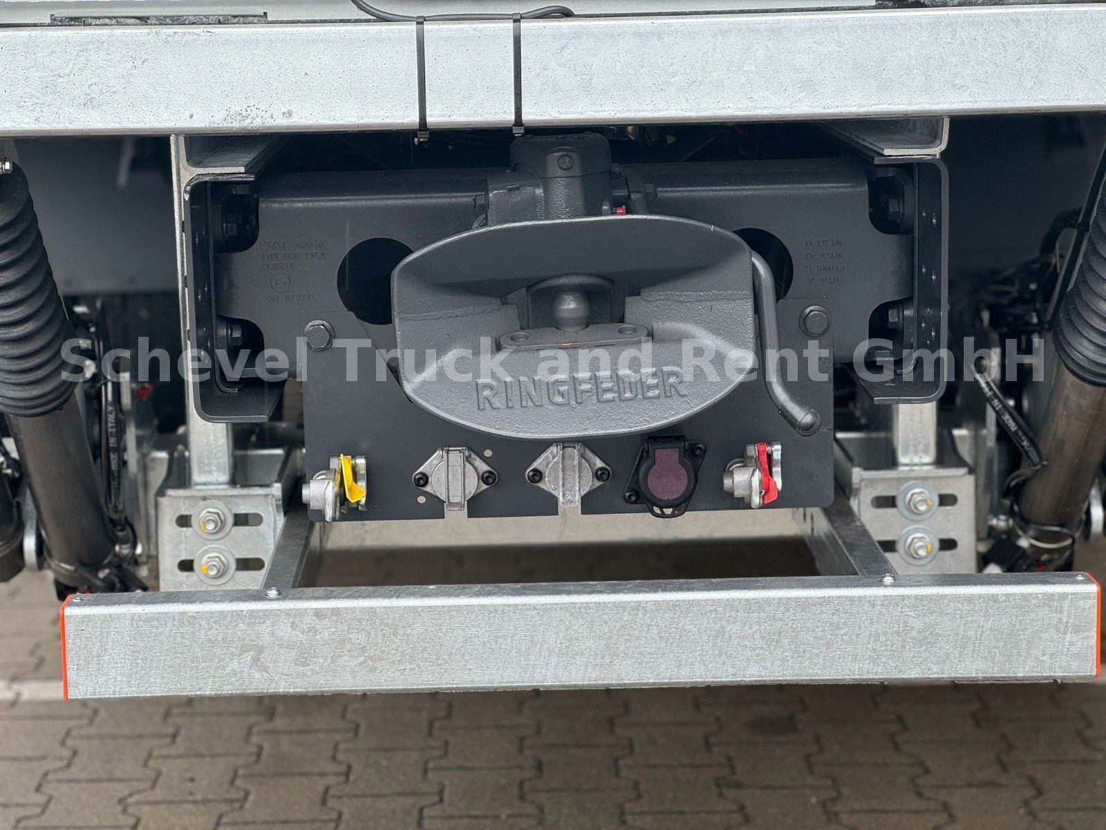 Fahrzeugabbildung DAF XF 480 4x2  Pritsche/Plane + LBW Dhollandia