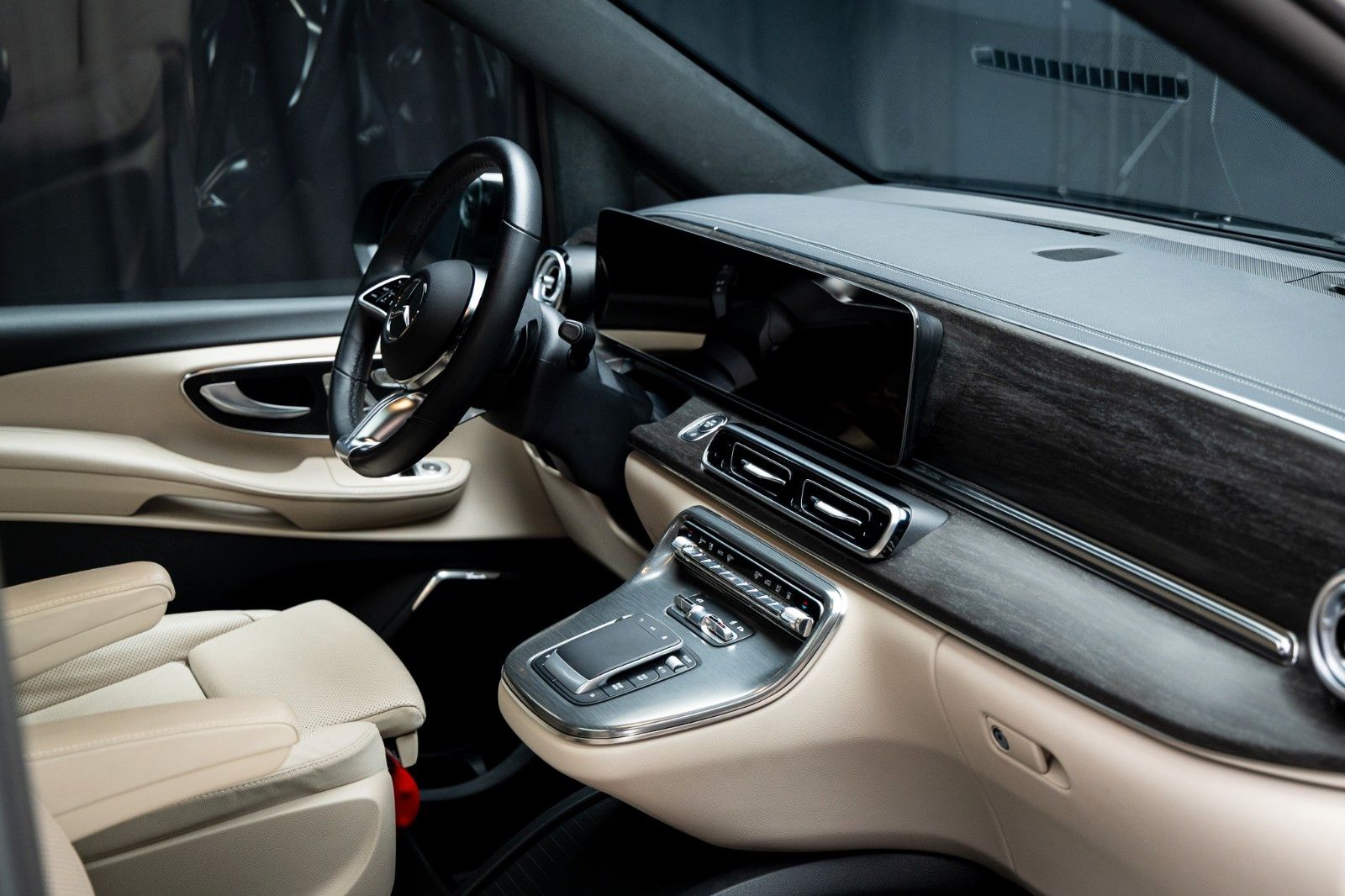 Fahrzeugabbildung Mercedes-Benz V 300 d 4MATIC EXCLUSIVE lang + AIRMATIC + Bur