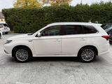 Mitsubishi Outlander 2.4 PHEV 4WD Plus *Leder*Navi*360°Kame - Mitsubishi Outlander Gebrauchtwagen in München