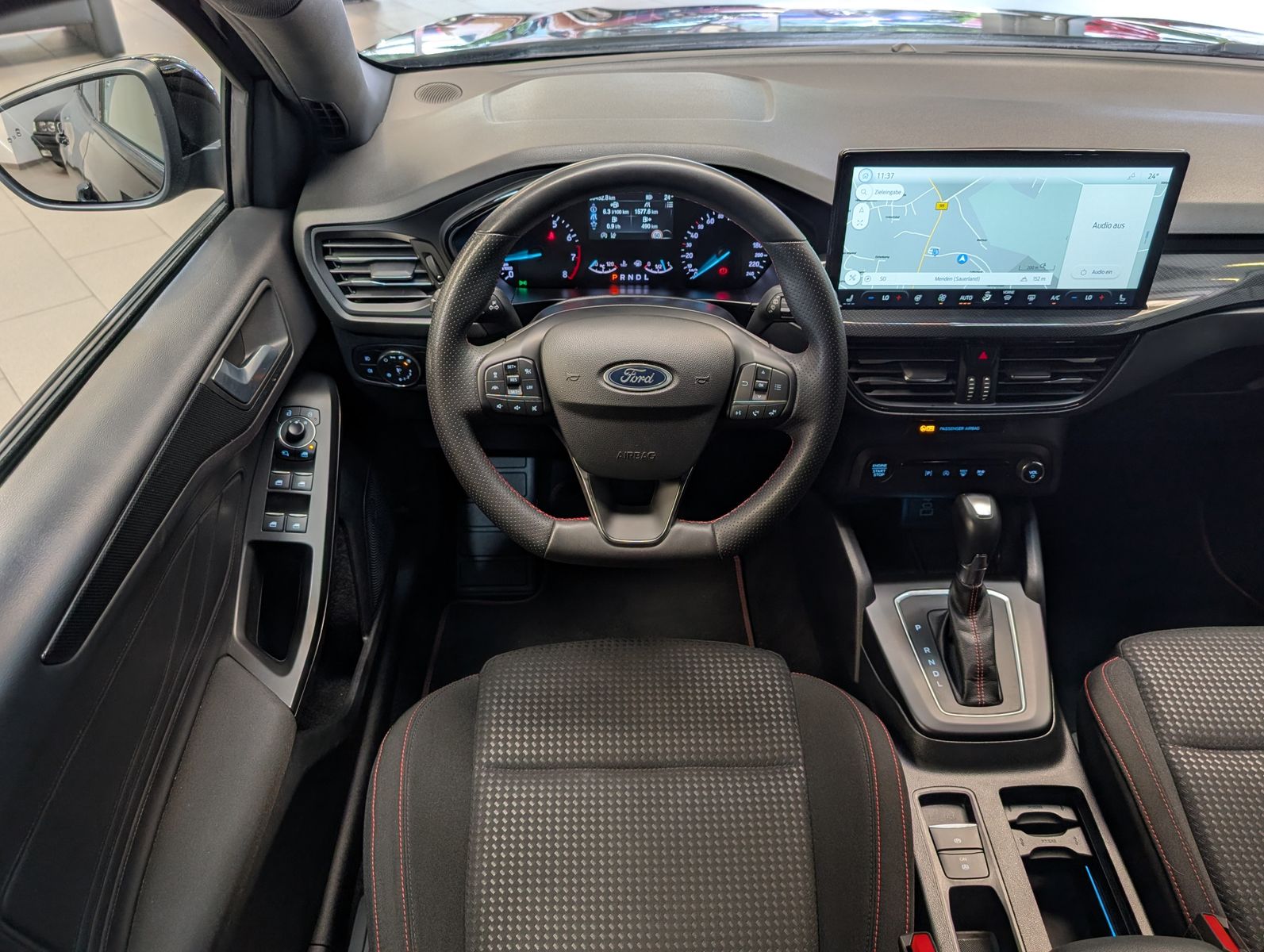 Fahrzeugabbildung Ford Focus 1.0 EB ST-Line ACC LED CAM Styling WINTER