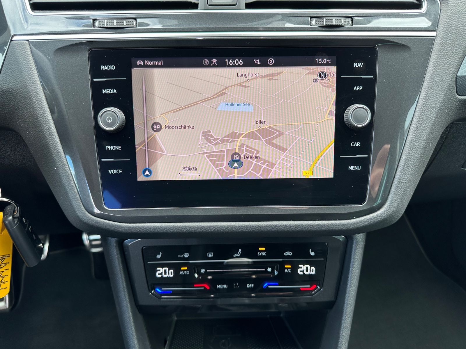 Fahrzeugabbildung Volkswagen Tiguan 2.0 TDI Active AHK/Navi/LED/SHZG/ACC