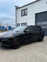Porsche Cayenne GTS GTS - Porsche Gebrauchtwagen in Köln