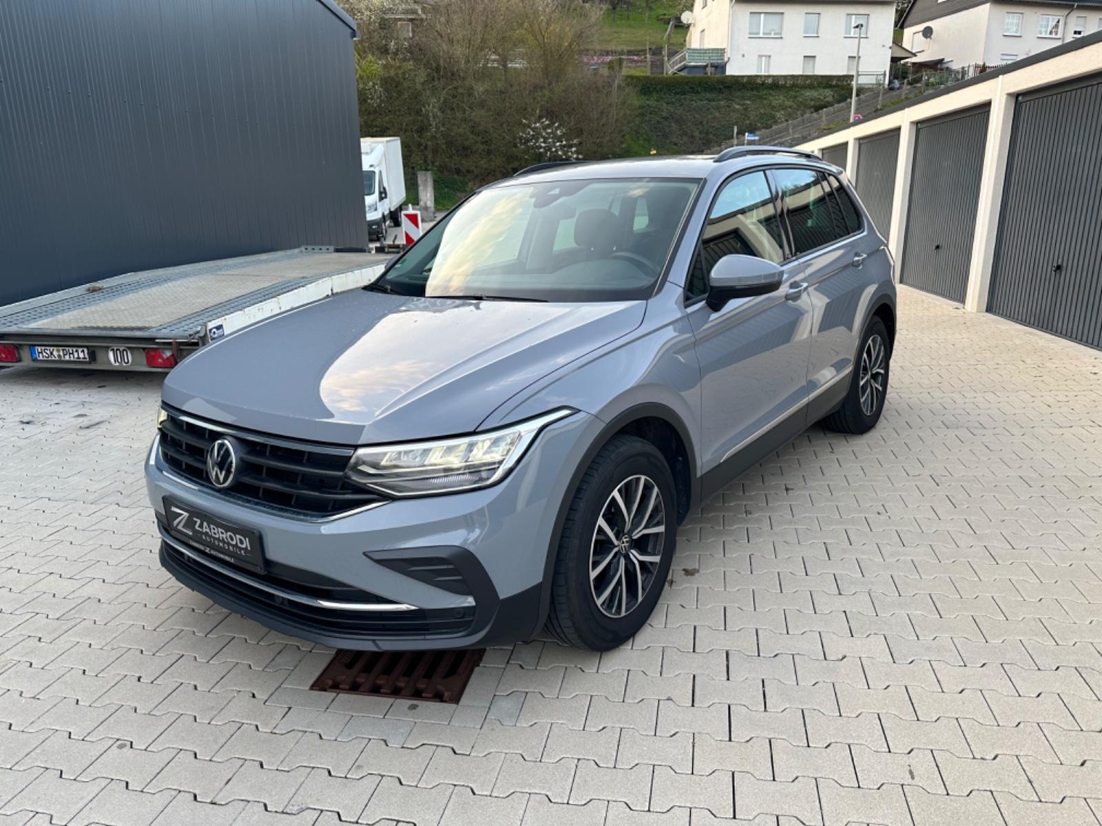 Volkswagen Tiguan Life 1.5 TSI DSG LED Navi PDC ACC Spur.