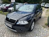 Skoda Octavia Scout 4X4 Xenon AHK PDC - Skoda Octavia aus 2008: Scout