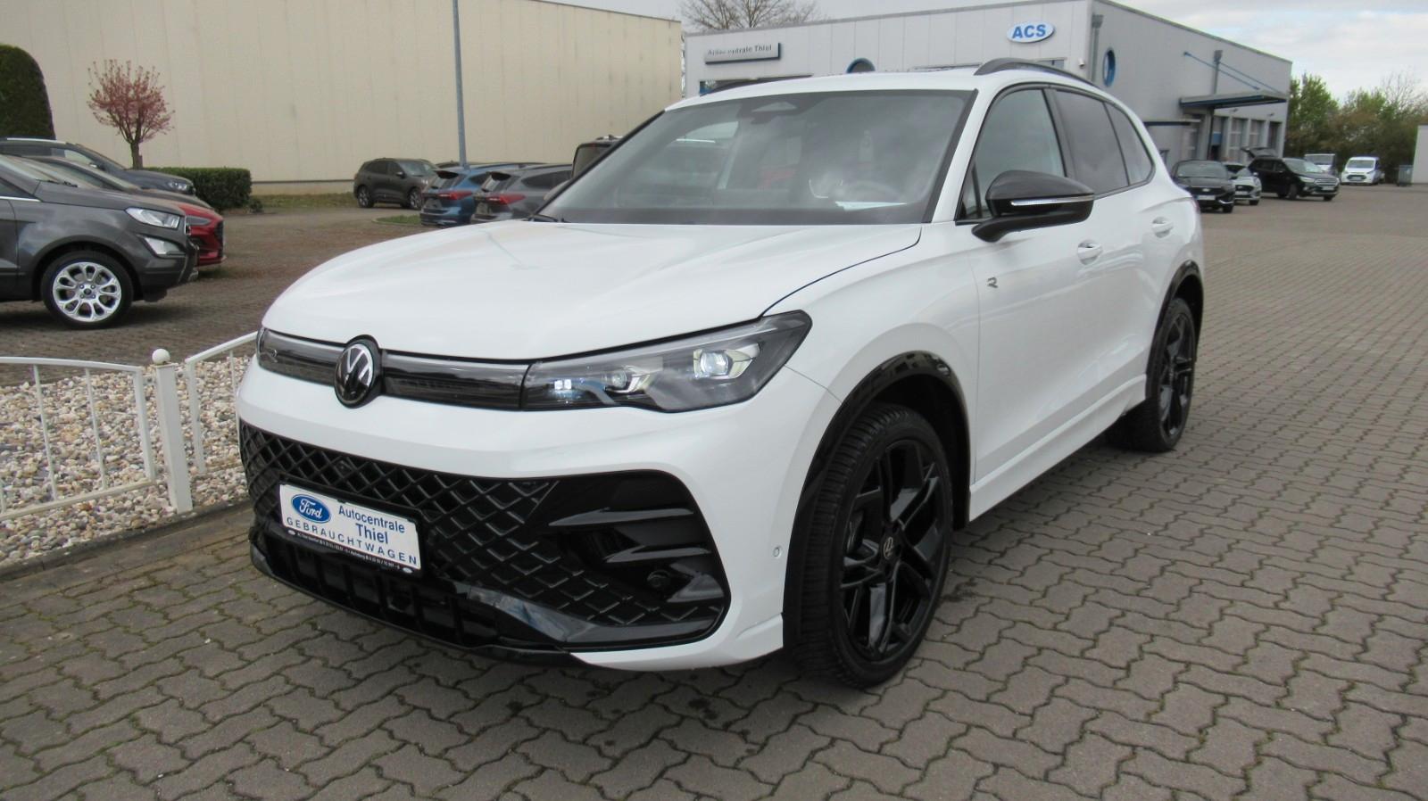 Volkswagen Tiguan R-Line Panorama 20`` AHK IQ Light Black