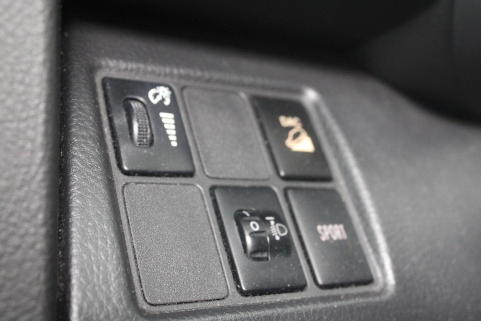 Toyota RAV 4 Executive 2.2 D-4D 150 ch BVA 4x4 – Cuir – Sièges chauffants – Caméra – Attelage – Climatisation 3 zones – Jantes 18