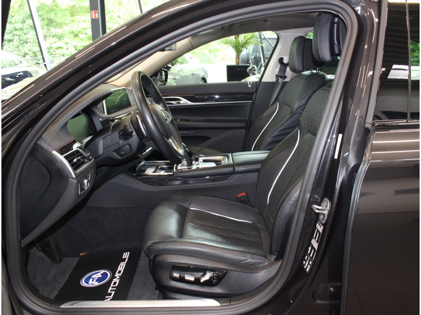 Fahrzeugabbildung BMW 740 d xDrive Laserlicht Standhzg.*HUD*Laser