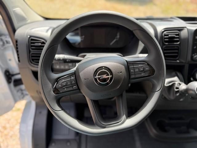 Fahrzeugabbildung Opel Movano 33 L2H2 Kastenwagen 140 MT