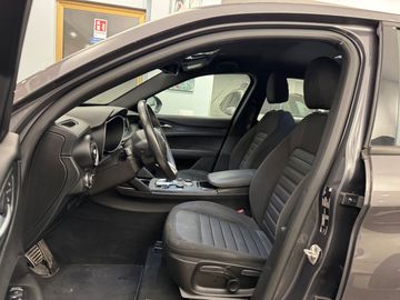 Alfa-Romeo Stelvio - 7