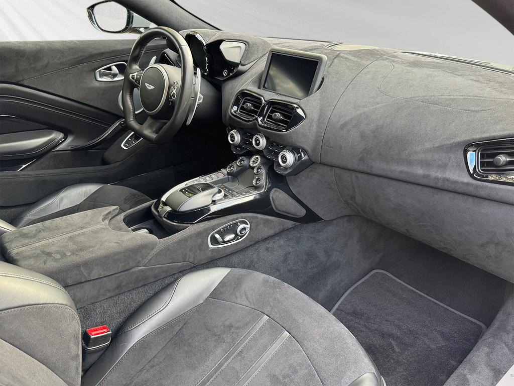 Aston Martin V8 Vantage