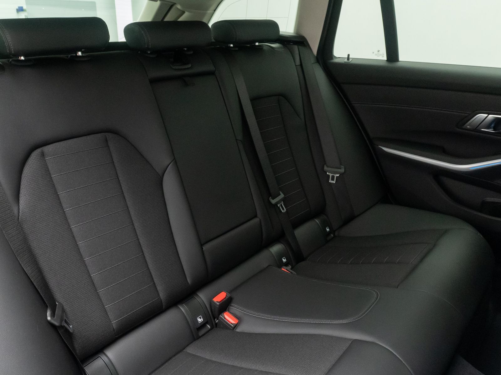 Fahrzeugabbildung BMW 330e Individual DAB HiFi Kamera Komfort Sport