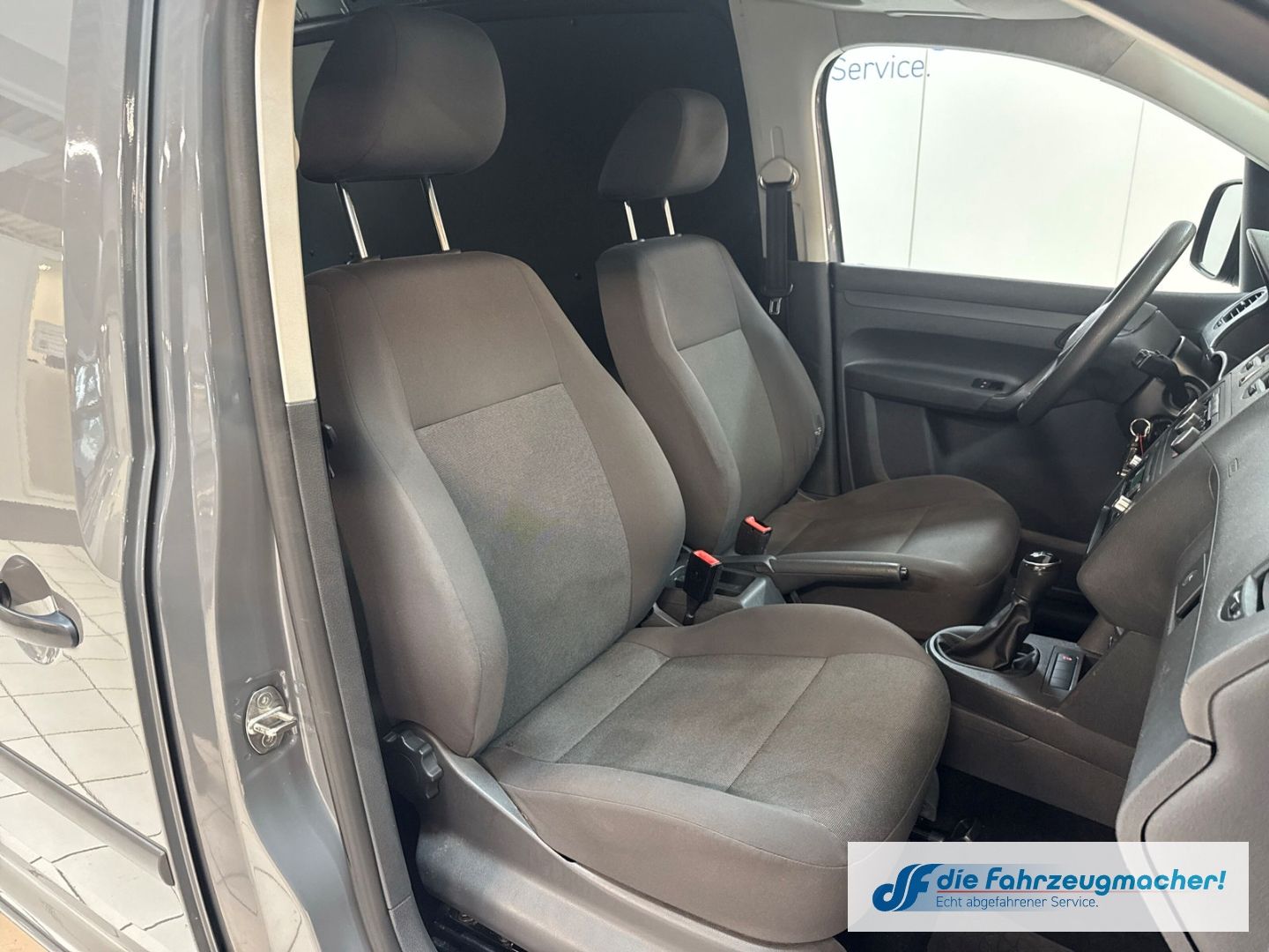 Fahrzeugabbildung Volkswagen Caddy Kasten EcoProfi AHK PDC Klima *EXPORT