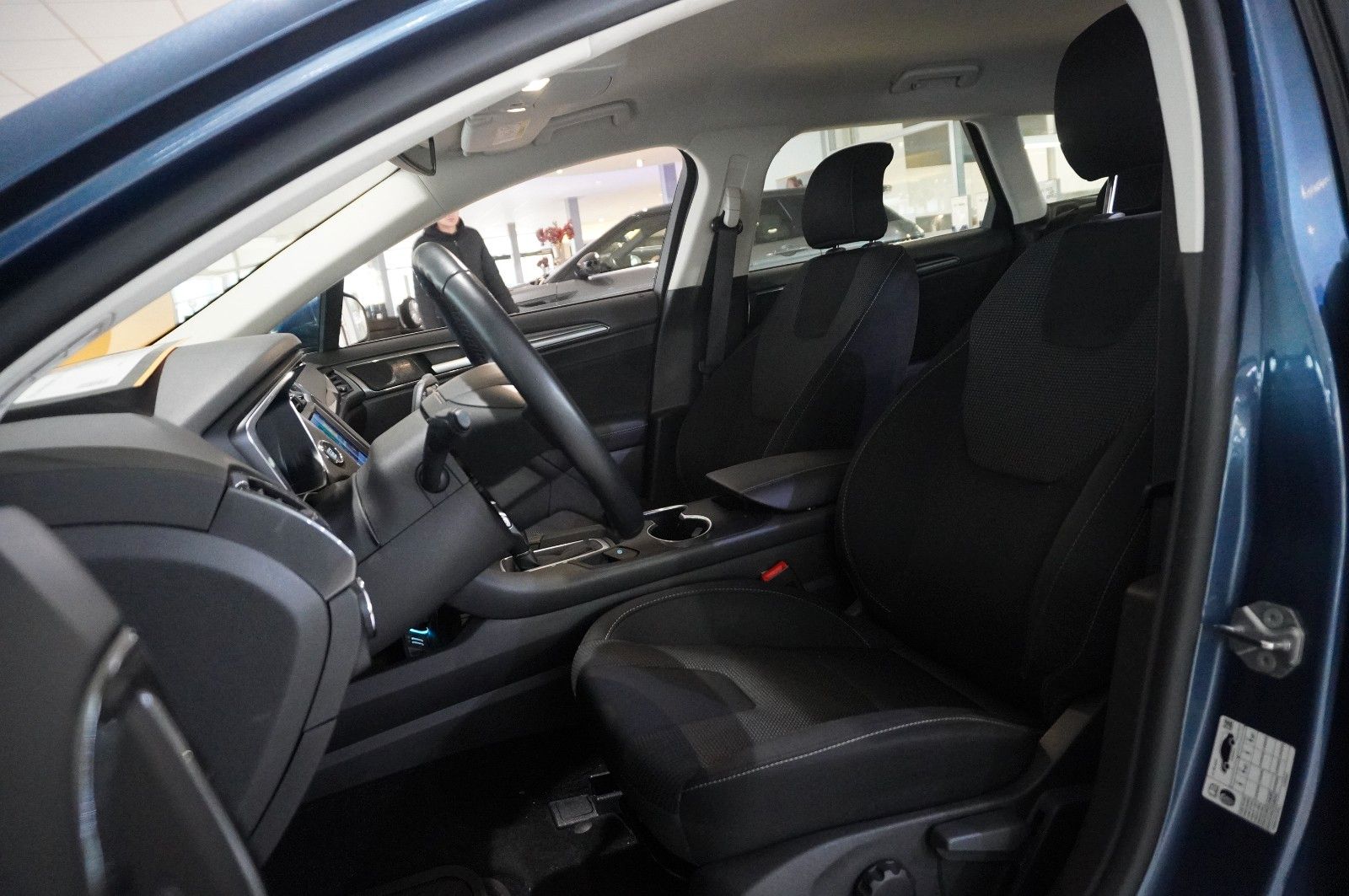 Fahrzeugabbildung Ford Mondeo Turnier 2.0 TITANIUM NAVI/LED/KAMERA/DAB+