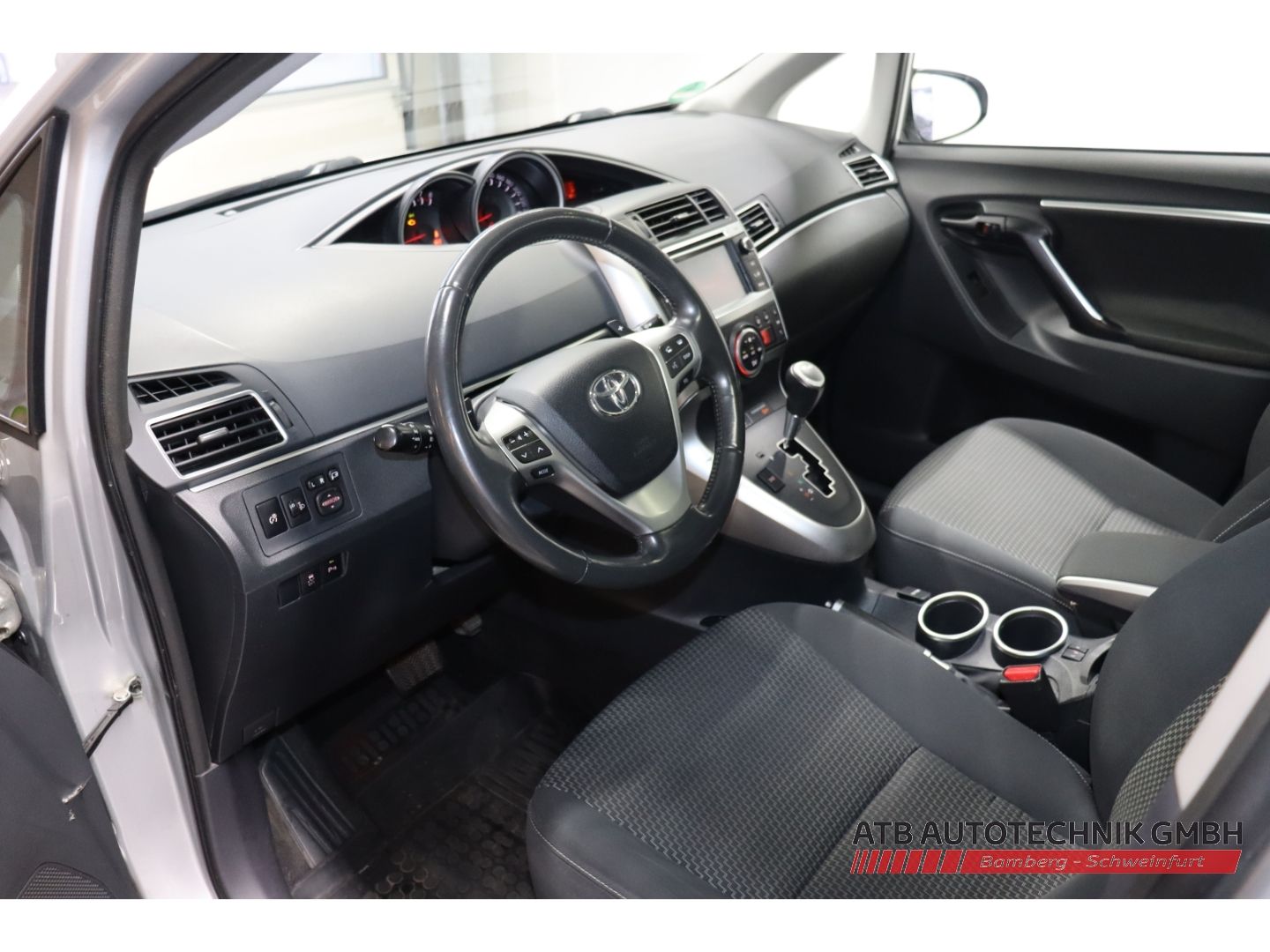 Fahrzeugabbildung Toyota Verso 1.8l Multidrive S Skyview Edition 5-Sitzer
