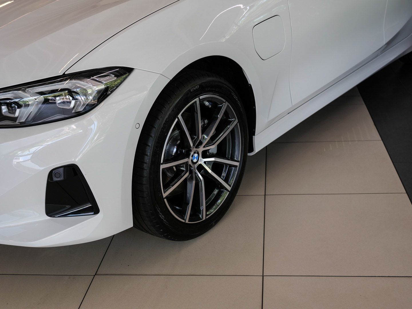 BMW 330 - Bild 6