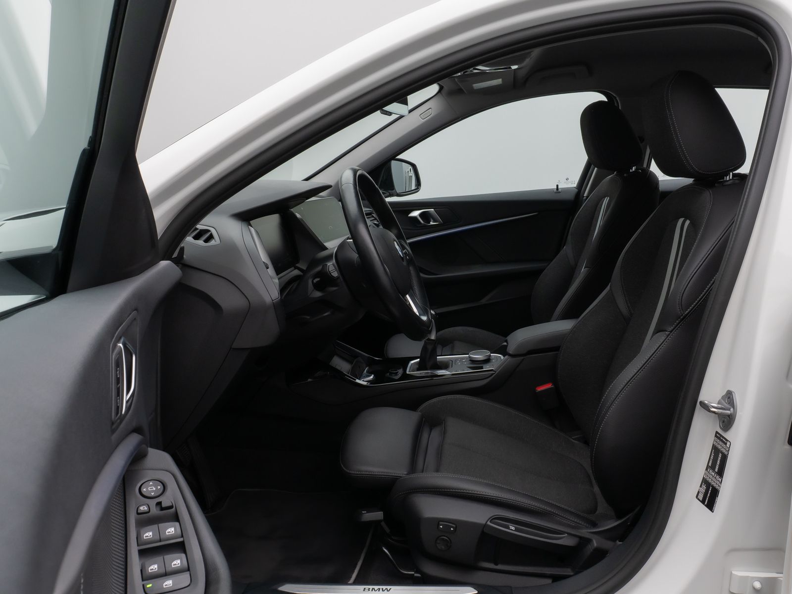 Fahrzeugabbildung BMW 118i SportLine Kamera DAB Lenkrhzg Komfort Alarm