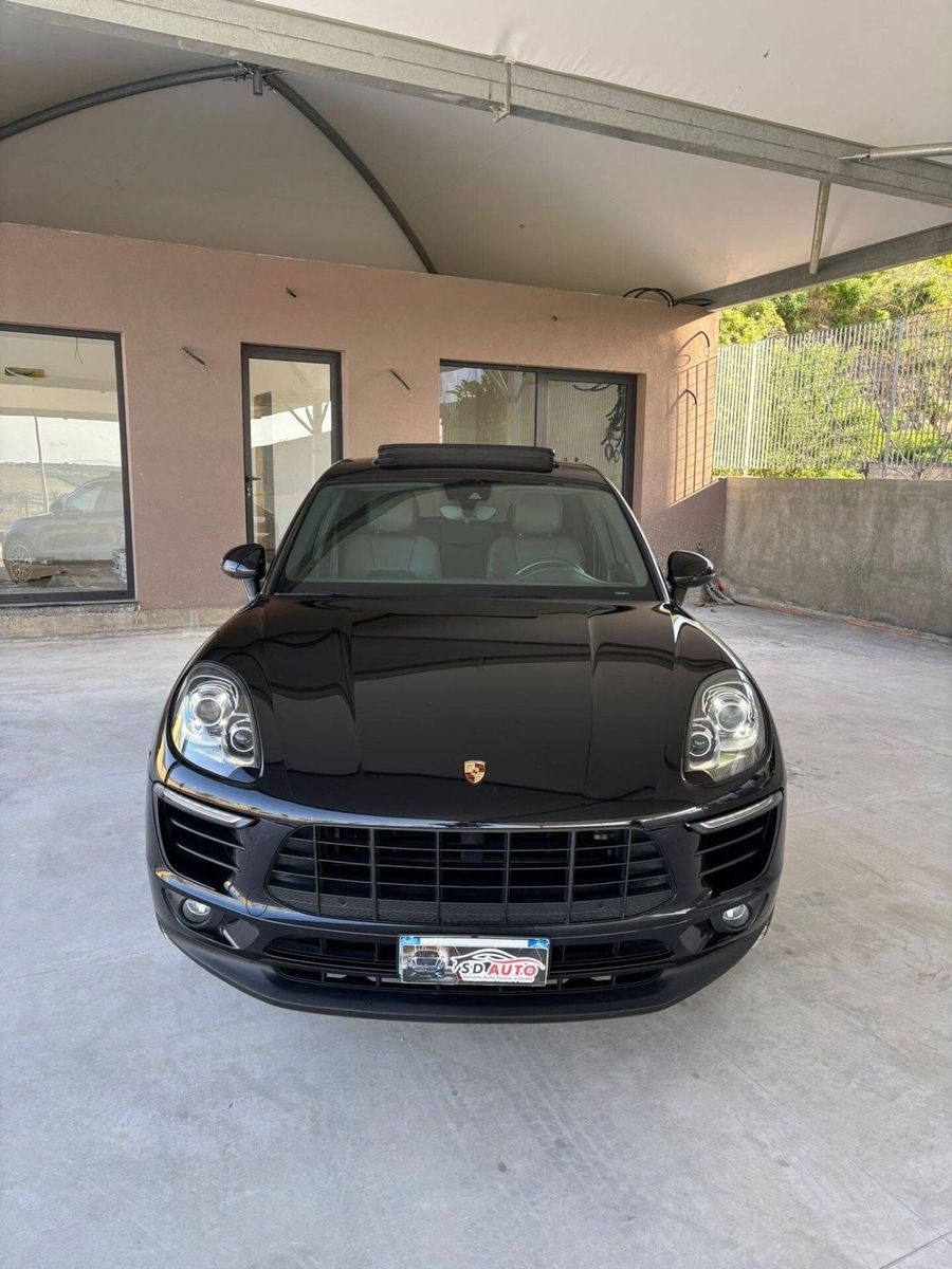 PORSCHE Macan
