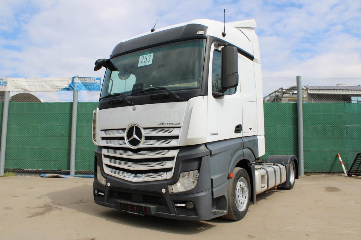 Mercedes-Benz 1842 4x2 LL - 2 x Tank - RETARDER Nr.: 253