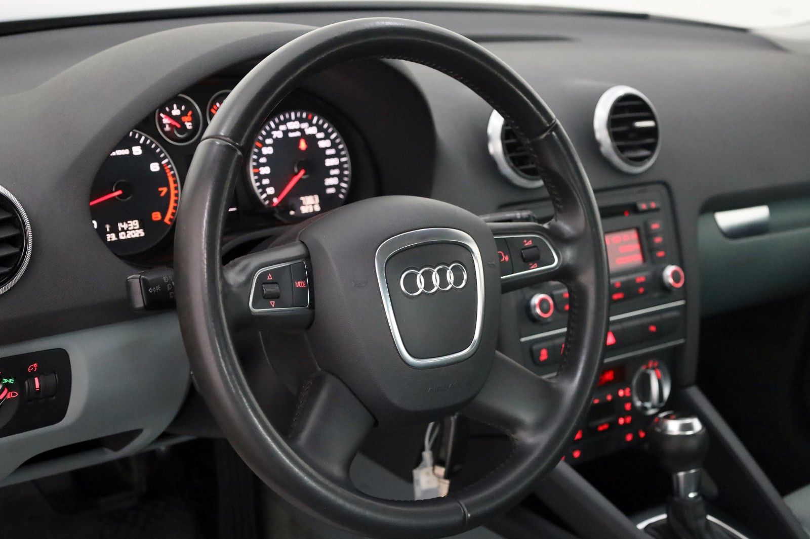 Fahrzeugabbildung Audi A3 Sportback 1.4TFSI Attraction Xenon,SH,PDC,AHK