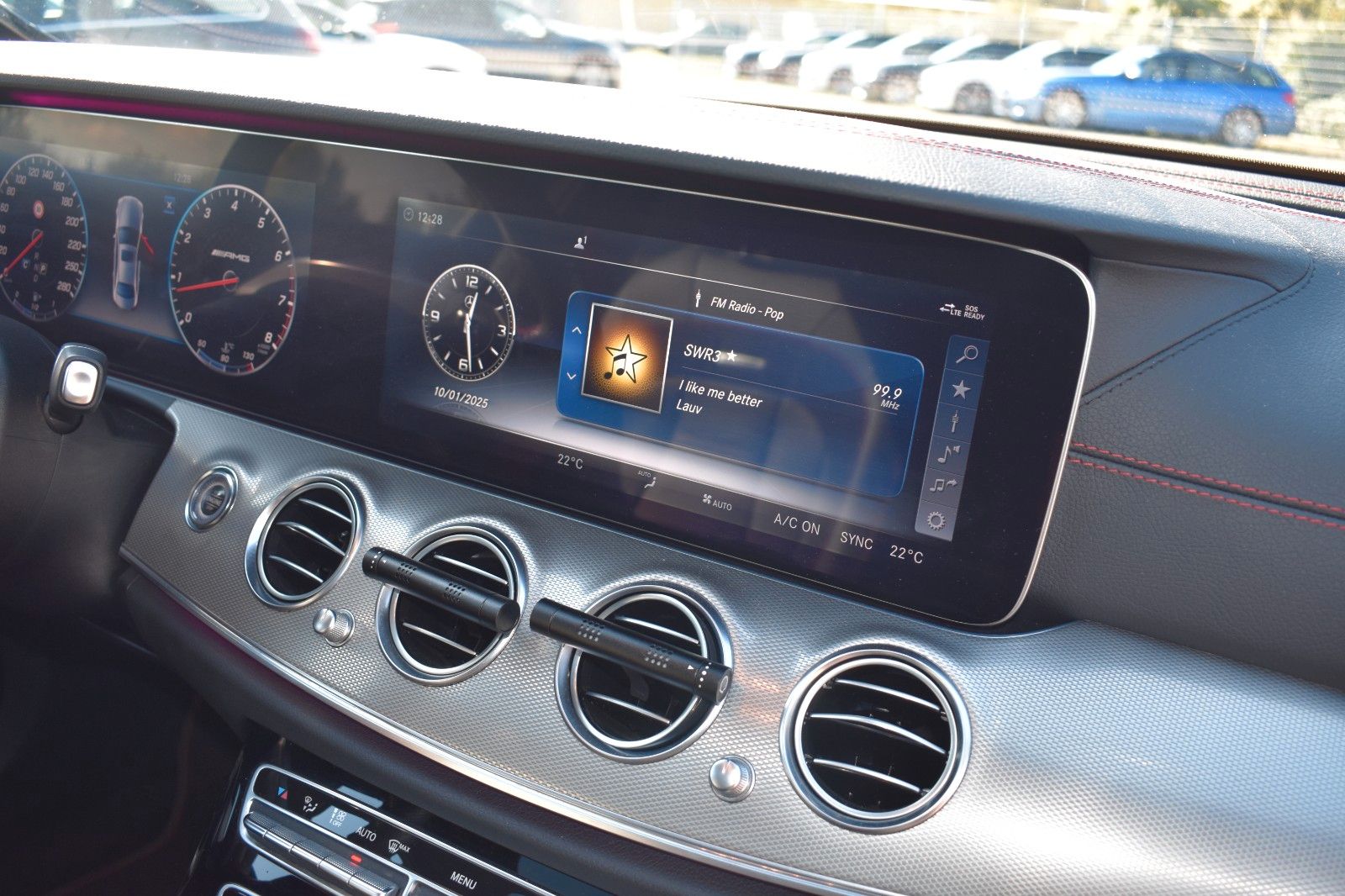 Fahrzeugabbildung Mercedes-Benz E 43 AMG Lim. 4Matic Nightp HUD Multibeam Panora