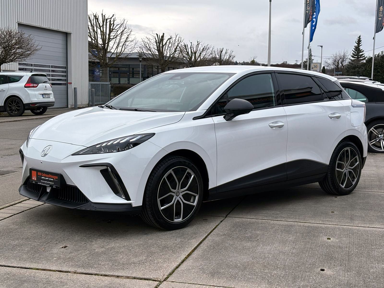 Fahrzeugabbildung MG MG4 Luxury 5D 150kW LED 360° ACC CarPlay BT NAV