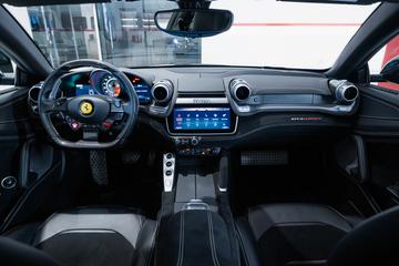 2018 Ferrari GTC4LUSSO — миниатюра 22