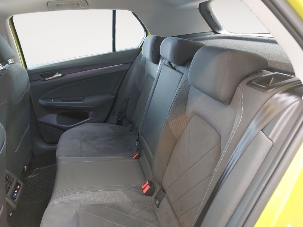 Fahrzeugabbildung Volkswagen Golf 1.5 TSI Style Panorama ACC Licht&Sicht