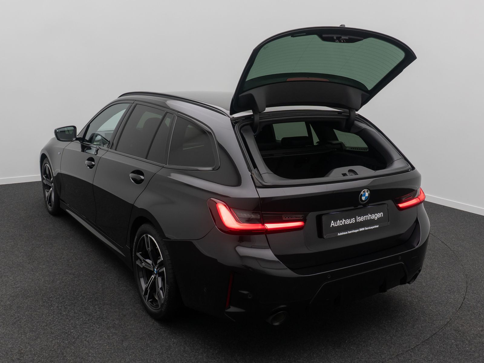 Fahrzeugabbildung BMW 320d M Sport Kamera DAB Standhzng HiFi Alarm HUD