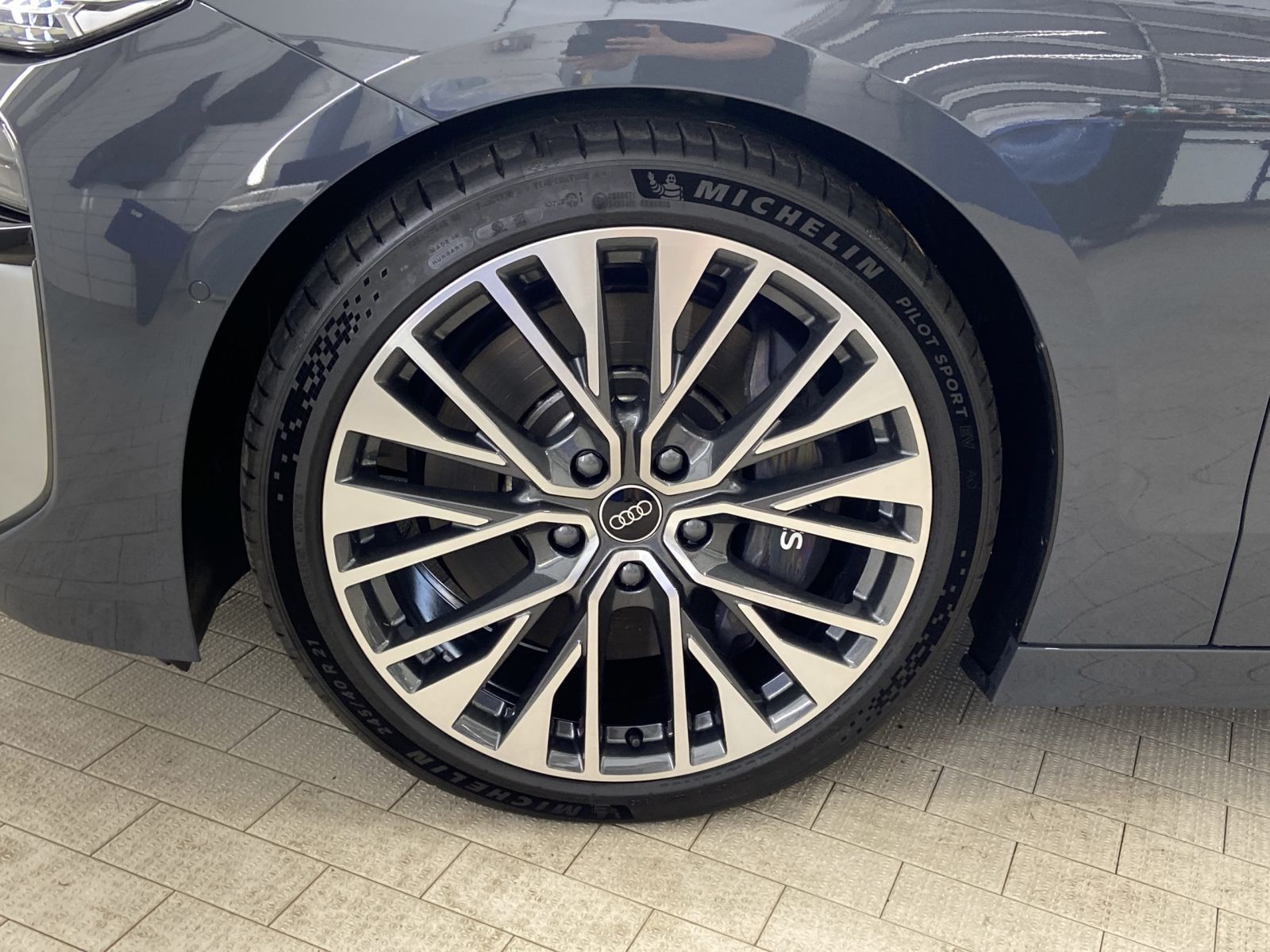 Audi S6 e-tron - Bild 15