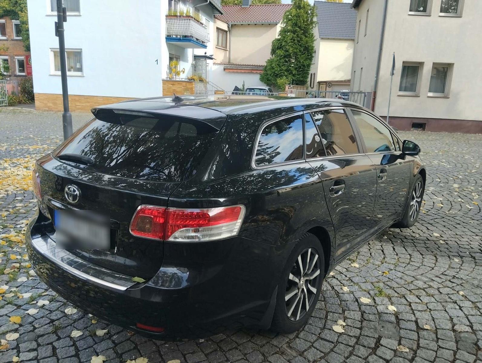 Toyota Avensis 2011 — engine 177 HP (130kW)
