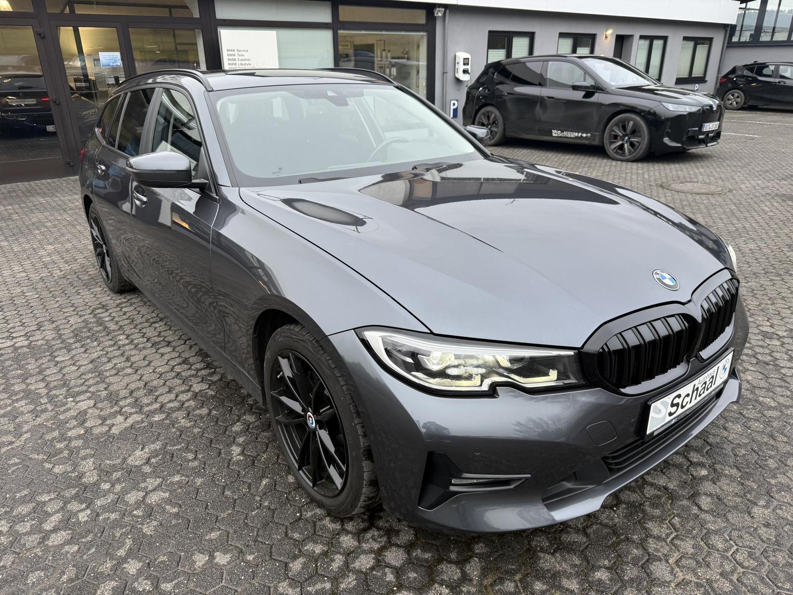 BMW 320i A Touring Advantage Navi AHK LED PDC SHZ