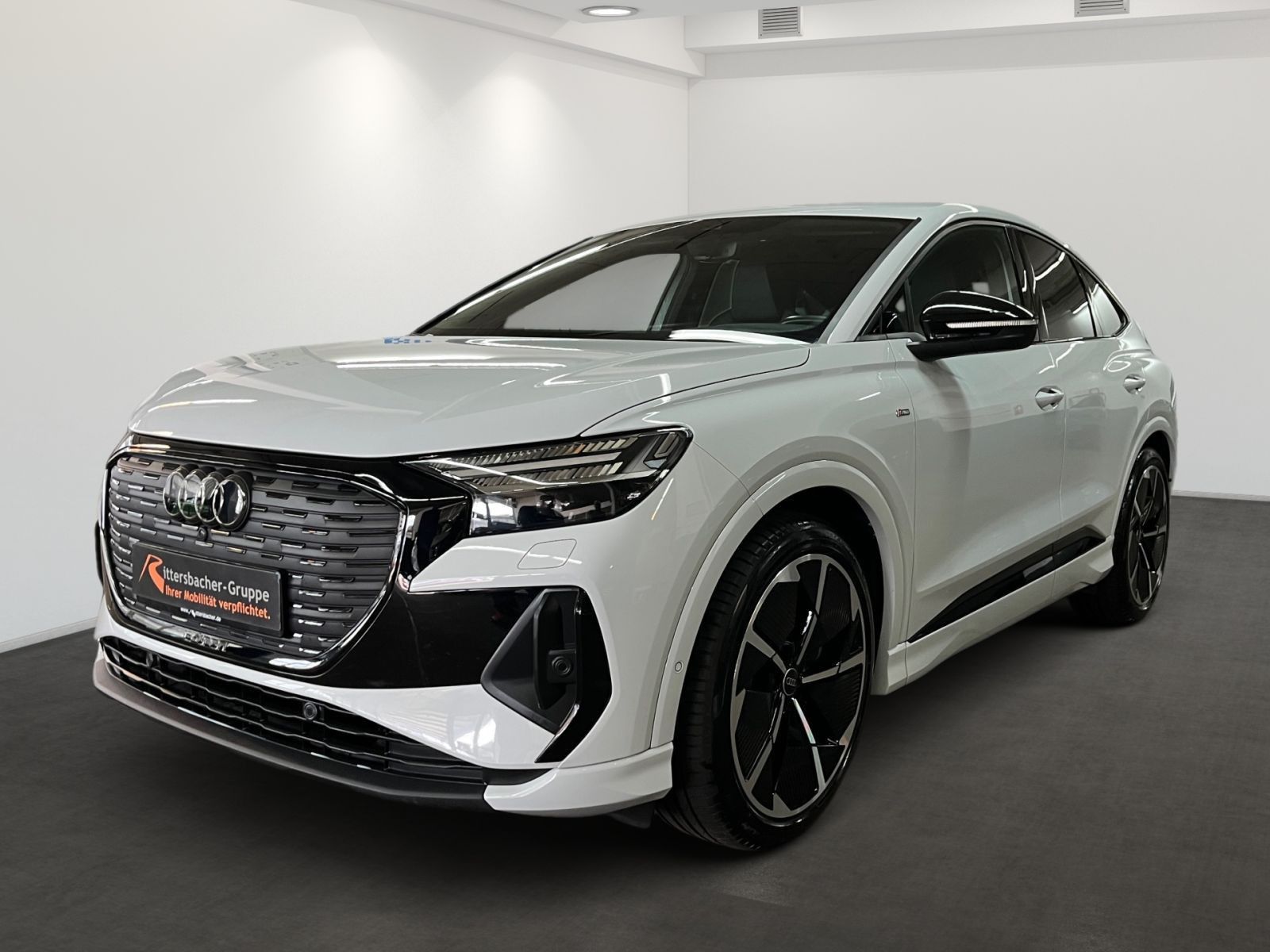 Audi Q4 Sportback e-tron 40 s-line AHK AssistenzPaket imagem 2