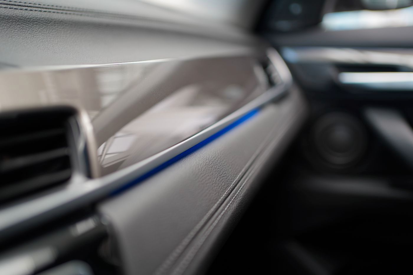 Fahrzeugabbildung BMW X1 xDrive18d xLine +AHK+LED+Parkassist+Navigatio