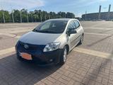 Toyota Auris 1.6-l-Dual-VVT-i silber TÜV 07/26 AHK - Toyota Auris Gebrauchtwagen in Berlin