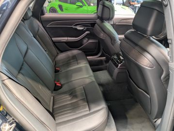 Audi A8 - 12