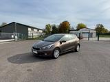 Kia cee'd / Ceed 1.4 CVVT Attract 99PS 1. Hand - Kia: Cee D Attract