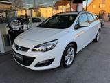 Opel Astra J Sports Tourer Style * Schiebedach * NAVI - Opel Astra Gebrauchtwagen in Bielefeld